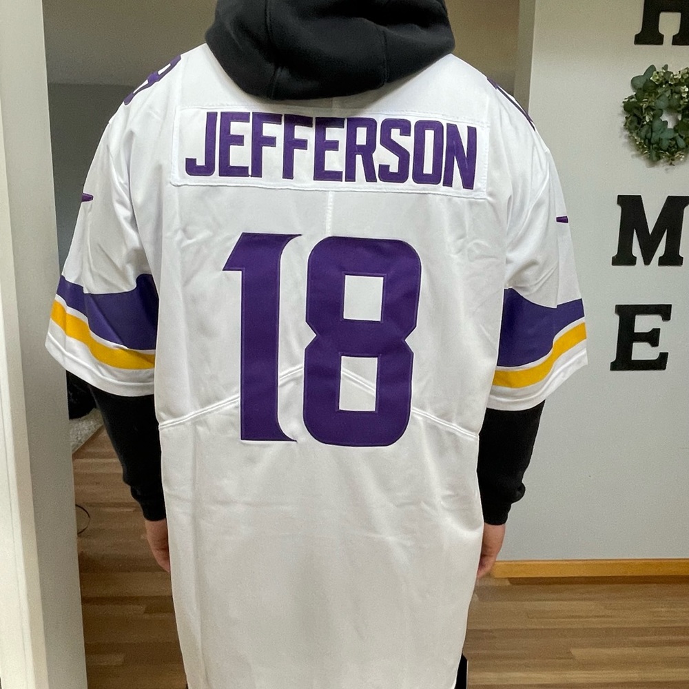BRAND NEW* stitched NFL Justin Jefferson jersey